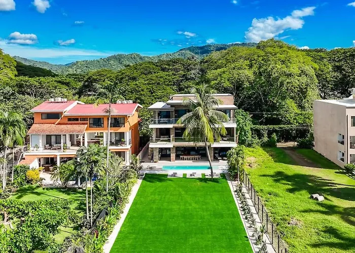 Beachfront Villa, 2 Pools, & Breakfast, Sleeps 21 Playa Flamingo