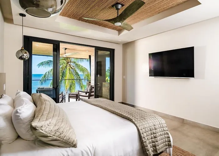Beachfront Villa, 2 Pools, & Breakfast, Sleeps 21 Villa *