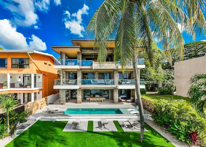 Beachfront Villa, 2 Pools, & Breakfast, Sleeps 21 Playa Flamingo